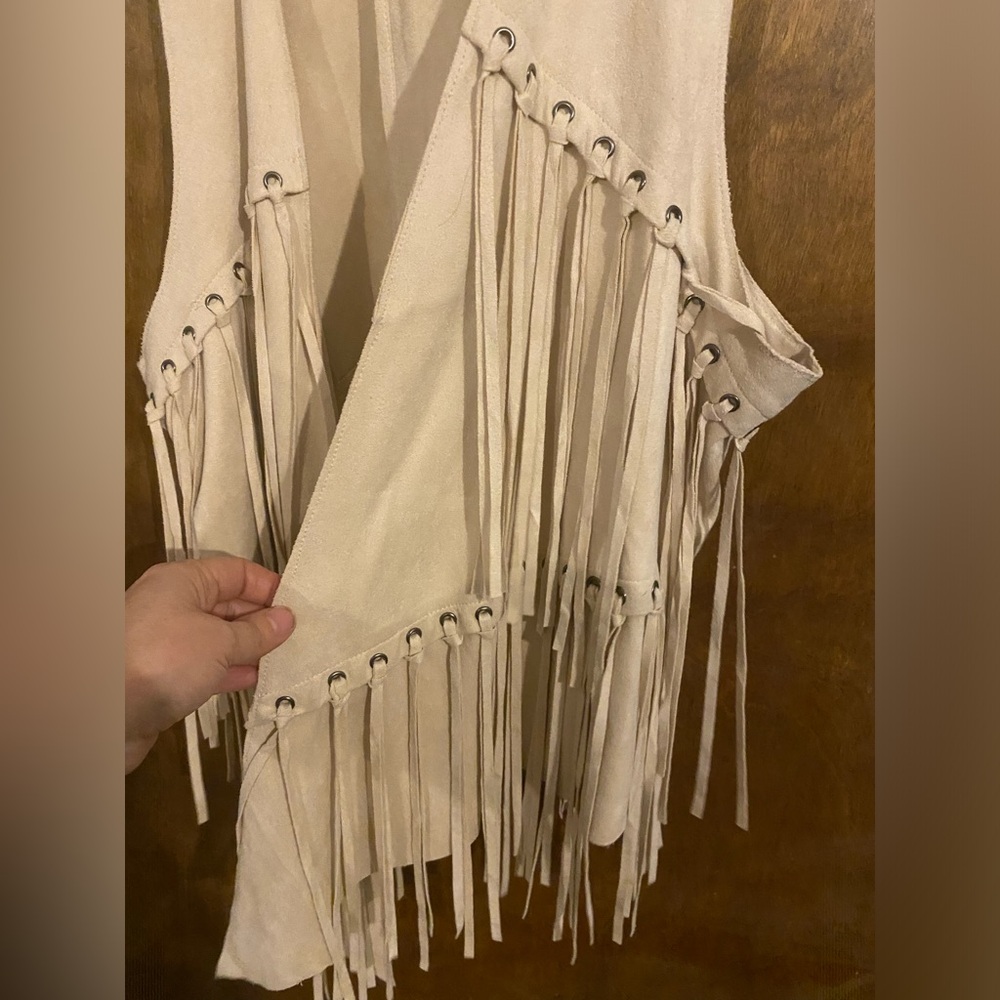 Cute fringes vest